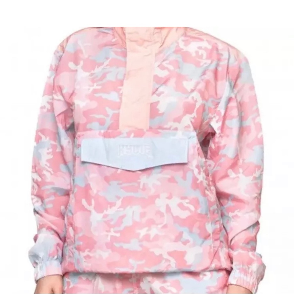 Kylie pink camo windbreaker size small